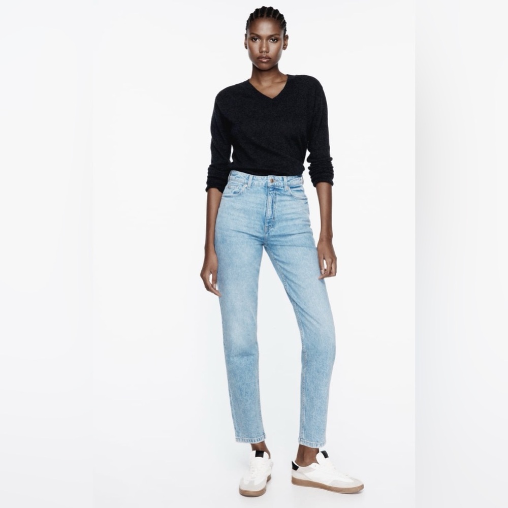 ZARA MOM FIT JEANS WITH A HIGH WAIST color: Mid Blue Size: US 8 / EUR 40